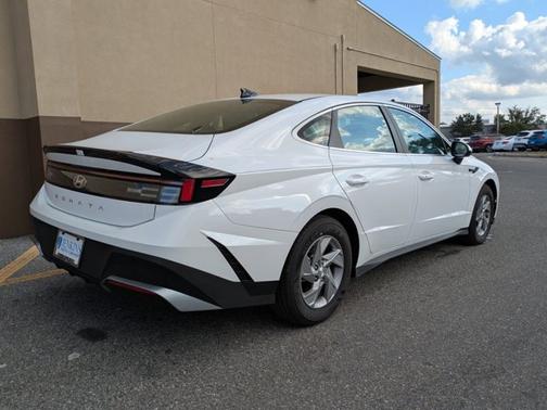 2025 Hyundai SONATA SE
