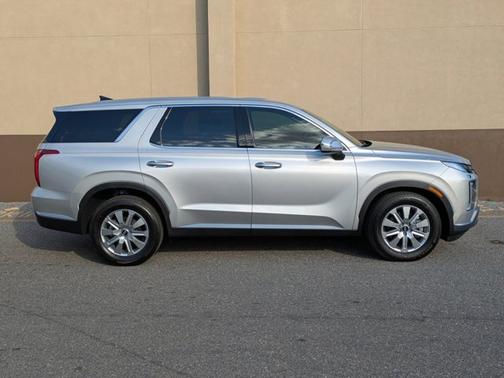 2025 Hyundai PALISADE SE