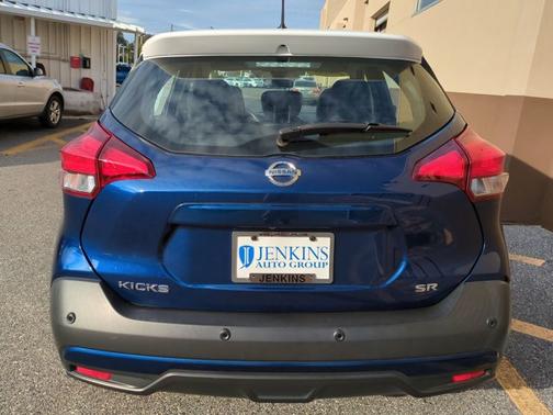 2020 Nissan Kicks SR