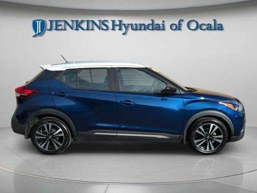 2020 Nissan Kicks SR