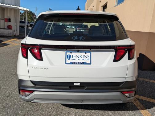 2026 Hyundai TUCSON SE