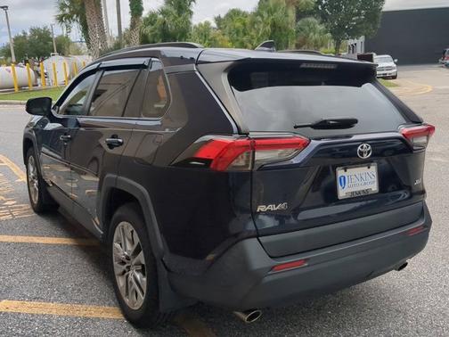 2020 Toyota RAV4 XLE Premium