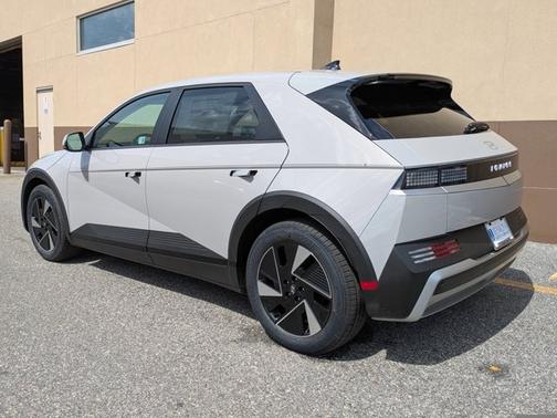 2025 Hyundai IONIQ 5 SE