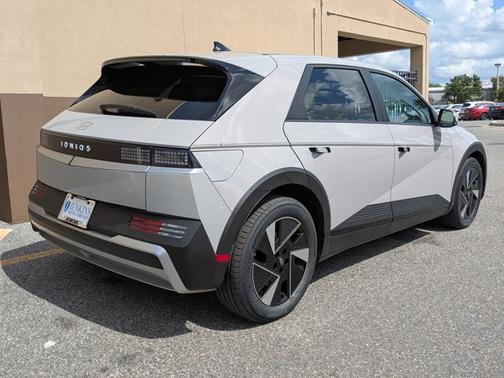 2025 Hyundai IONIQ 5 SE