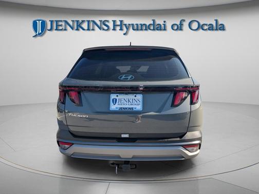 2026 Hyundai TUCSON SE