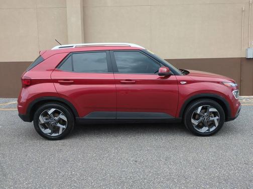 2024 Hyundai VENUE Limited