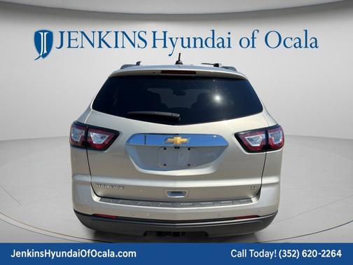 Champagne Silver Metallic 2017 Chevrolet Traverse 1LT
