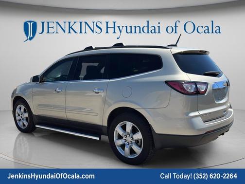 Champagne Silver Metallic 2017 Chevrolet Traverse 1LT