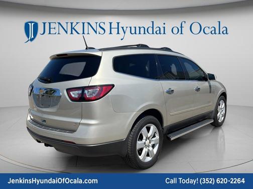 Champagne Silver Metallic 2017 Chevrolet Traverse 1LT