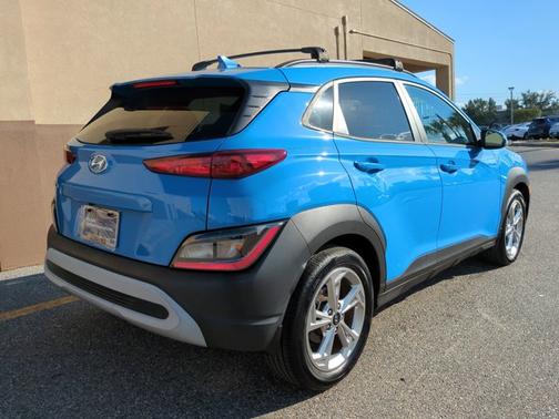 2022 Hyundai KONA SEL
