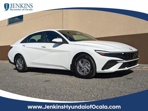 2025 Hyundai ELANTRA SE
