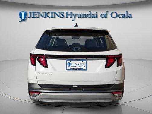 2026 Hyundai TUCSON SE