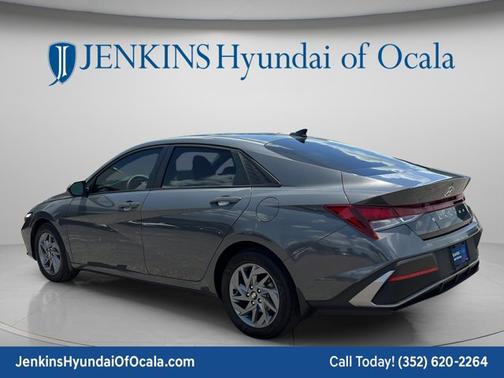 Ecotronic Gray 2024 Hyundai ELANTRA SEL