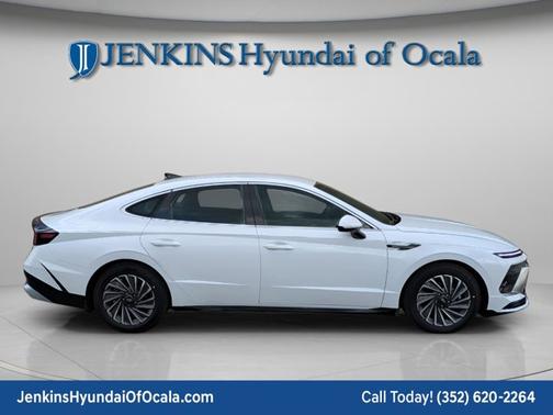 2025 Hyundai SONATA Hybrid SEL