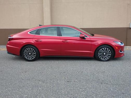 2021 Hyundai SONATA Hybrid Limited