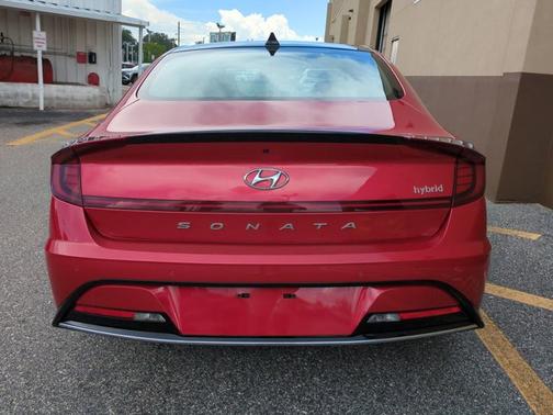 2021 Hyundai SONATA Hybrid Limited