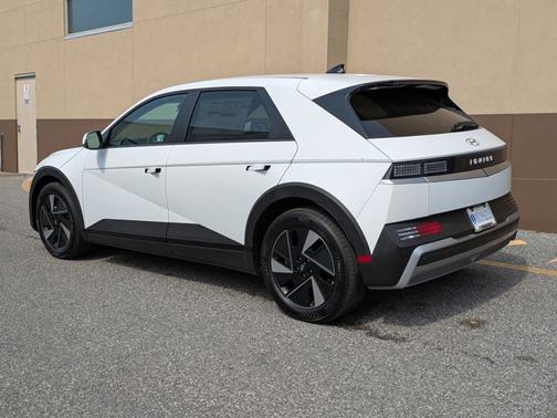2025 Hyundai IONIQ 5 SE