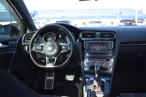 2017 Volkswagen Golf GTI 2.0T S 4-Door