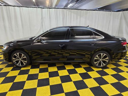 Deep Black 2021 Volkswagen Passat 2.0T SE