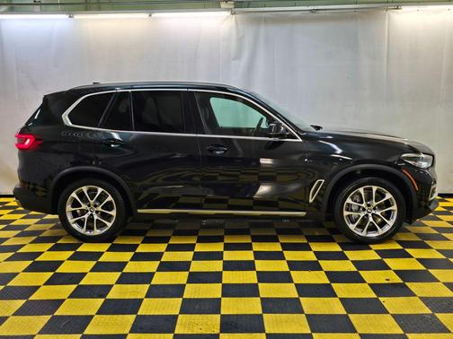 Black Sapphire Metallic 2021 BMW X5 PHEV xDrive45e