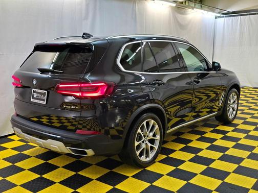 Black Sapphire Metallic 2021 BMW X5 PHEV xDrive45e