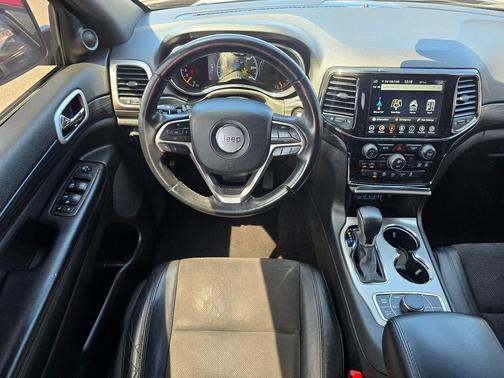 Velvet Red Pearlcoat 2022 Jeep Grand Cherokee Laredo