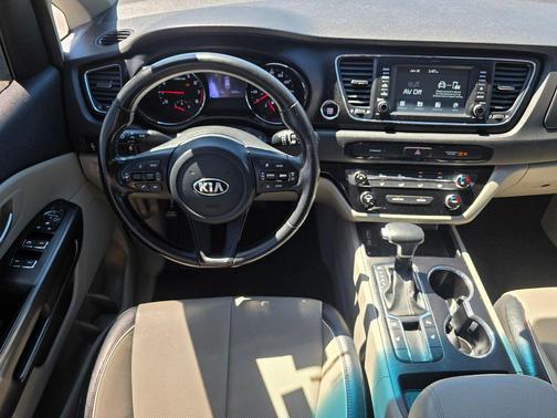 Snow White Pearl 2020 Kia Sedona EX