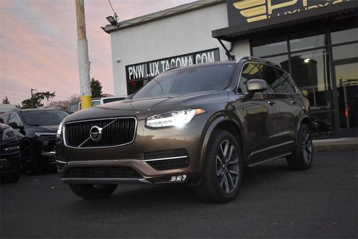 2017 Volvo XC90 T6 Momentum