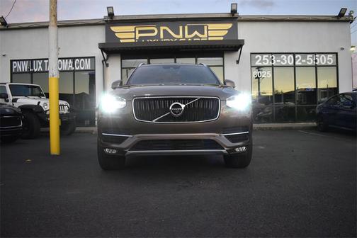 2017 Volvo XC90 T6 Momentum