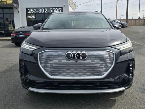 Mythos Black Metallic 2022 Audi Q4 e-tron Prestige 50 quattro