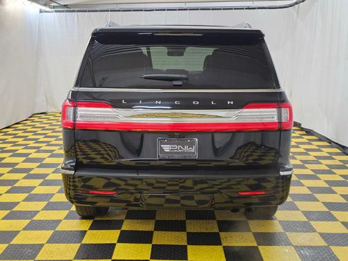 Infinite Black Metallic 2019 Lincoln Navigator Reserve