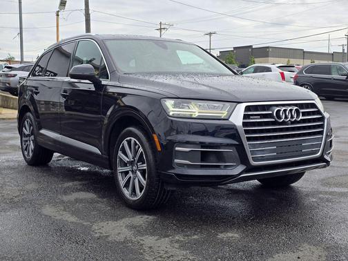 Ink Blue Metallic 2017 Audi Q7 3.0T Premium