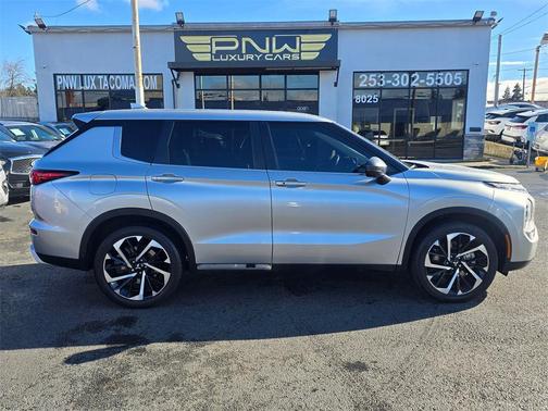 2022 Mitsubishi Outlander SE