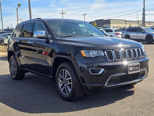 Diamond Black Crystal Pearlcoat 2021 Jeep Grand Cherokee Limited
