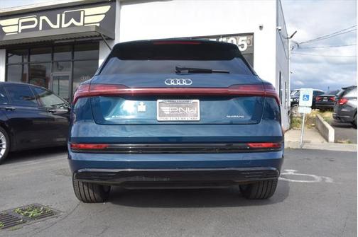 2021 Audi e-tron Prestige