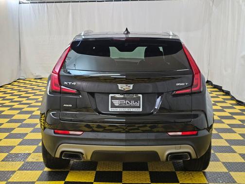 Stellar Black Metallic 2020 Cadillac XT4 Premium Luxury