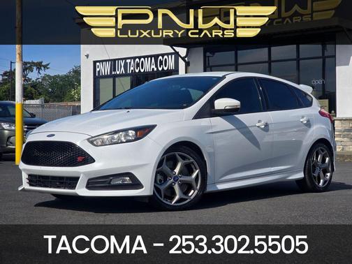 Oxford White 2018 Ford Focus ST
