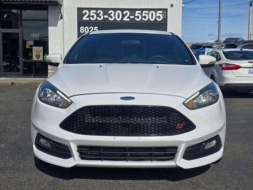 Oxford White 2018 Ford Focus ST