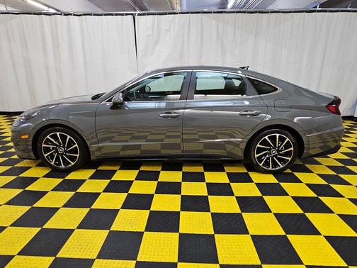 2021 Hyundai SONATA Limited