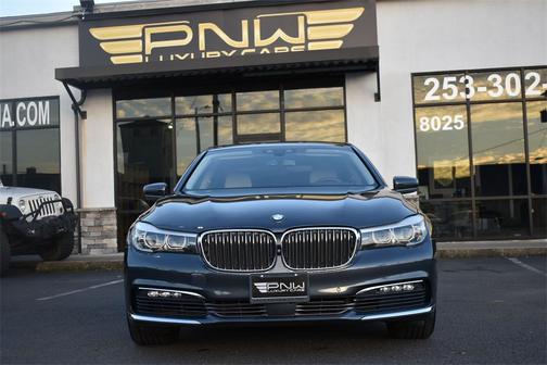 2017 BMW 740 740i