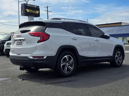 Summit White 2019 GMC Terrain SLT