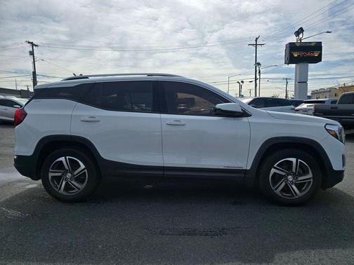 Summit White 2019 GMC Terrain SLT