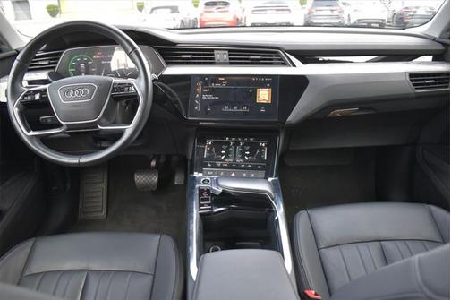 2022 Audi e-tron Premium