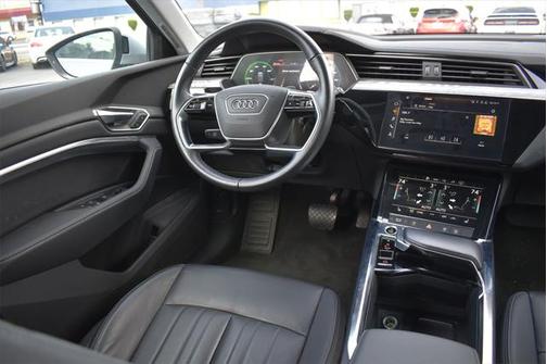 2022 Audi e-tron Premium