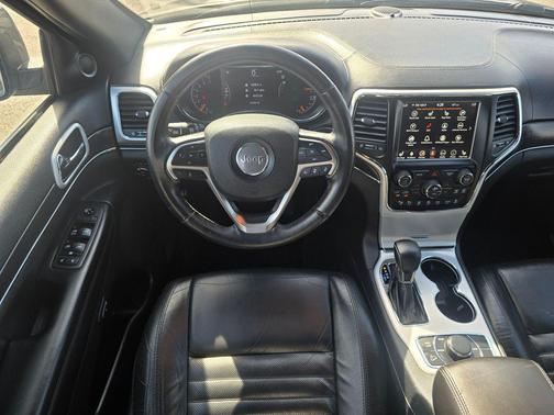 Granite Crystal Metallic Clearcoat 2018 Jeep Grand Cherokee Sterling Edition
