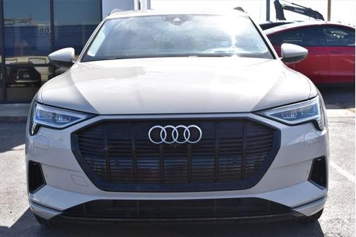 2021 Audi e-tron Prestige