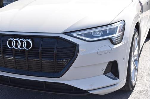 2021 Audi e-tron Prestige
