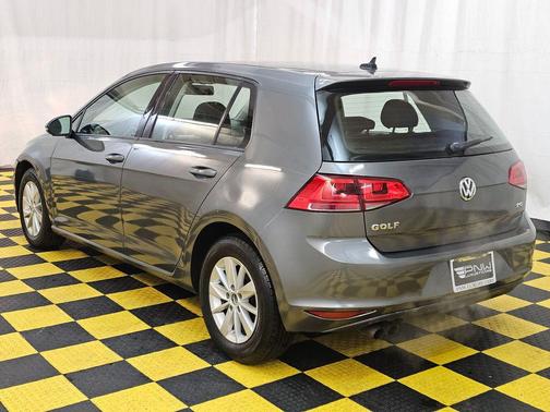 Platinum Gray Metallic 2015 Volkswagen Golf Auto TSI S