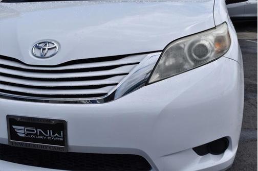 2015 Toyota Sienna LE