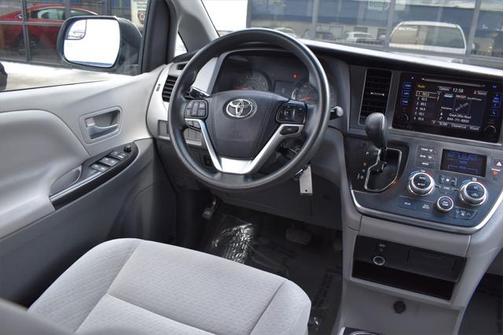 2015 Toyota Sienna LE